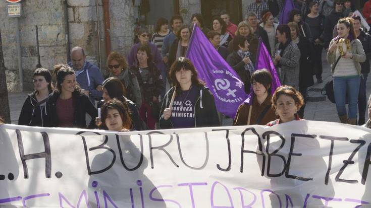 Bailara bat eginda,  emakumeen eskubideen alde