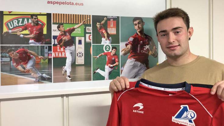 Profesionaletara eginen du salto Iker Salaberriak, azaroan