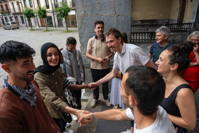 Gazako Sold Band taldeko kideei harrera egin zien Hernaniko Udalak