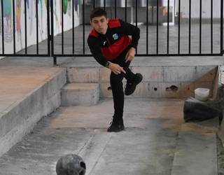 Txapeletik bost brilara geratu da Ur Mia, Taldekakoaren finalean