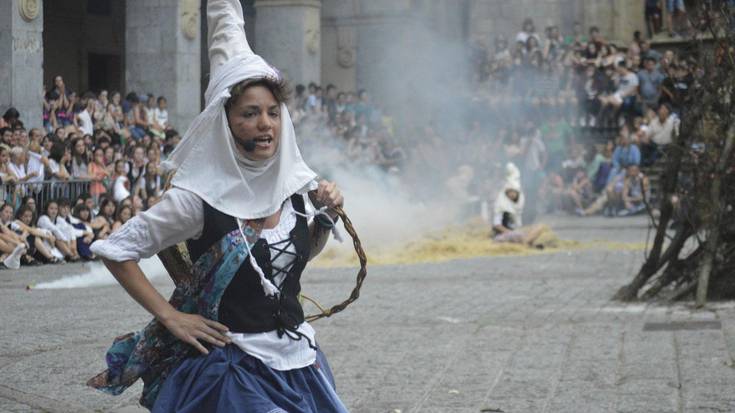 «Loreetan sasi, irrintzi, oihu, ele ta ulu»