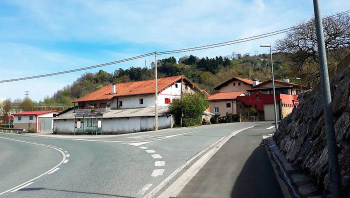 Martindegi auzoa itxita egongo da gaurkoan, errepide bazterra konpontzeko lanak direla eta