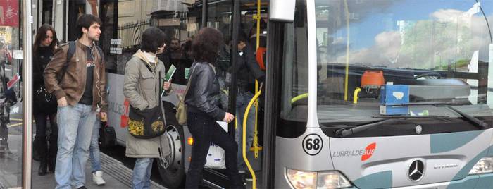 Aldaketak autobus zerbitzuan, herritarren beharretara egokitzeko
