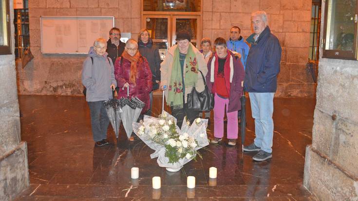 Memoriaren Egunarekin bat egin zuen atzo Udalak