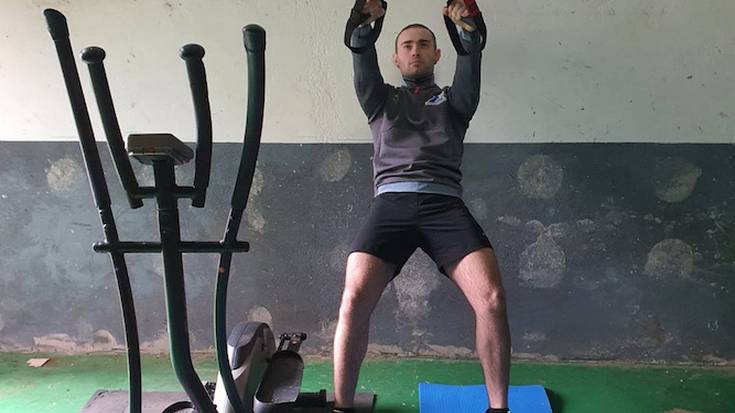 «Pilota gogor batzuekin aritu naiz garajean pixka bat, eskuak gehiegi ez biguntzeko»