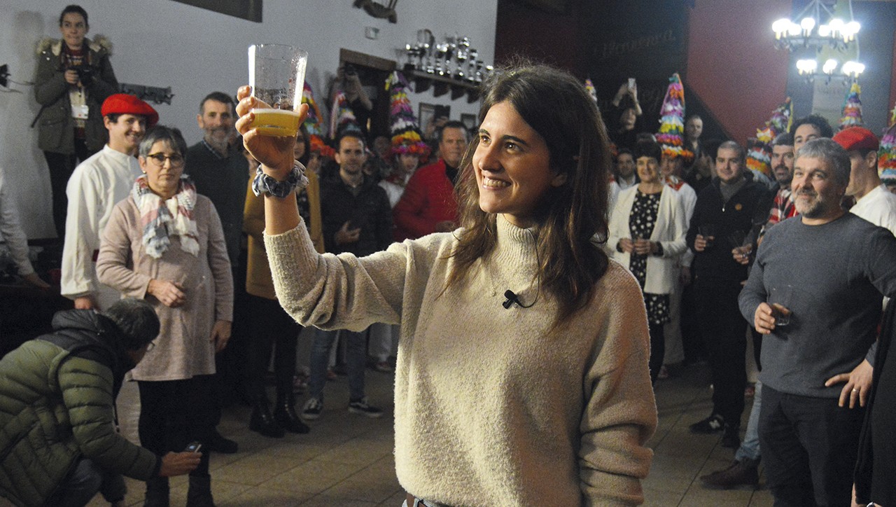 «Etorri gurera eta ondo pasa, pasa gabe»