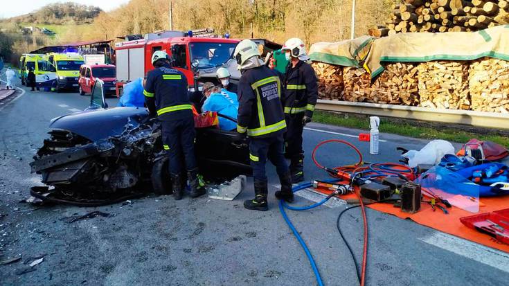 Hiru zauritu gaur, Astigarragan gertatutako auto istripu larrian