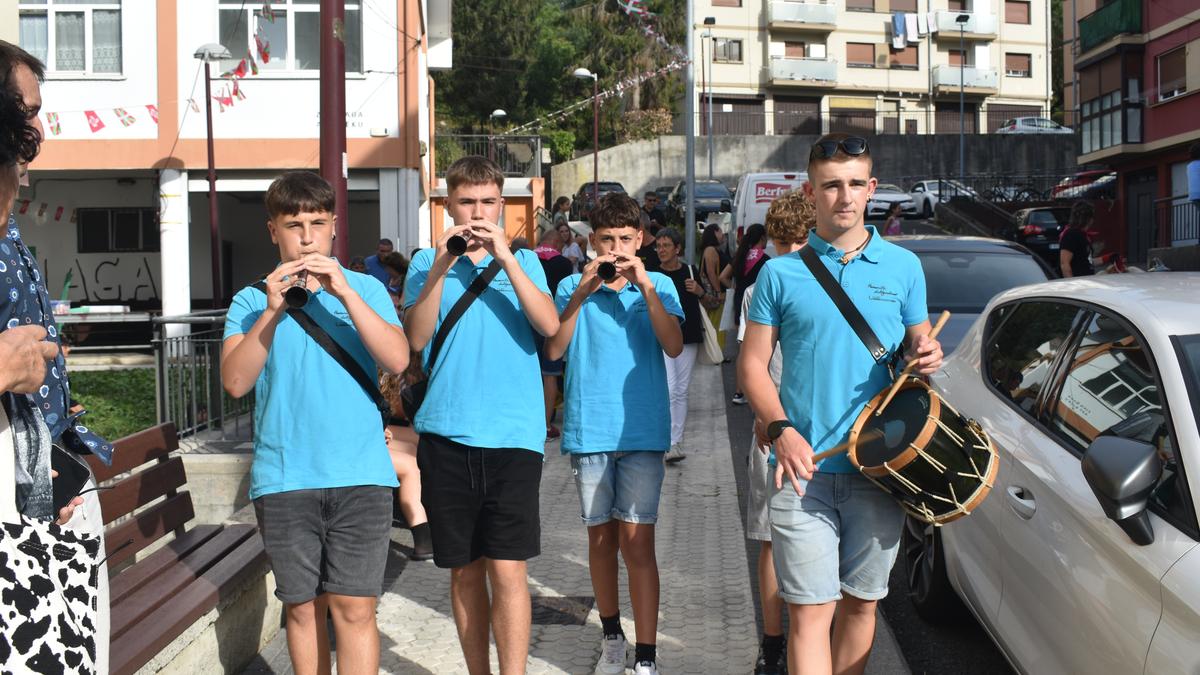 Festarik festa asteburuan​​​​​​​, Hernaniko punta batetik bestera