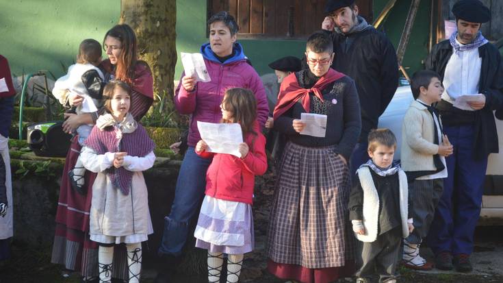 Gabonak iragartzeko kantuan, ereñotzuarrak