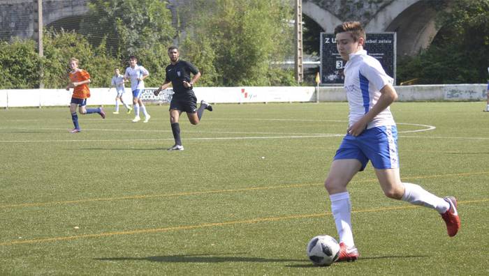 Gaur hasi eta sei egunez mundu ­guztiko futbolariak, ikusgai bailaran