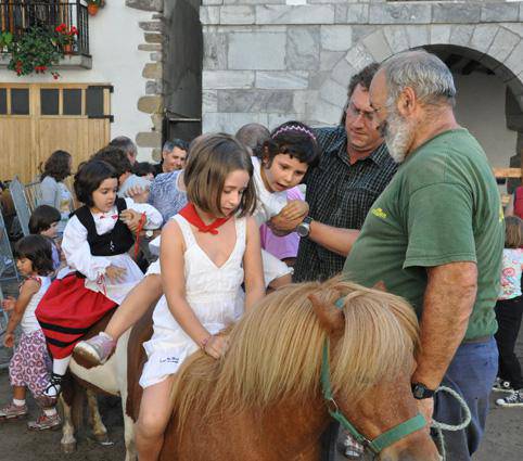Prest dira Goizuetan, umeek atzo jarritako giroari eusteko