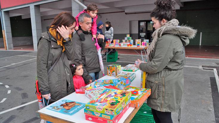 Jostailuen truke azoka, bi egunez