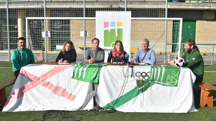 «Futbolaz gozatzera etorri behar du jendeak, besterik ez»