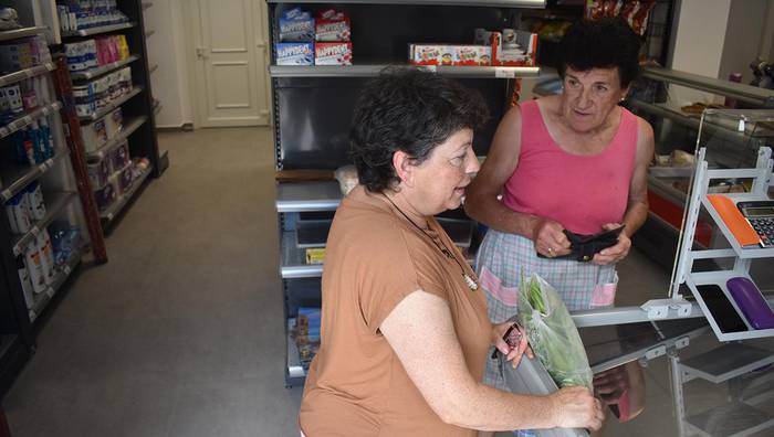 Ereñotzuko denda, arratsaldez ere irekita