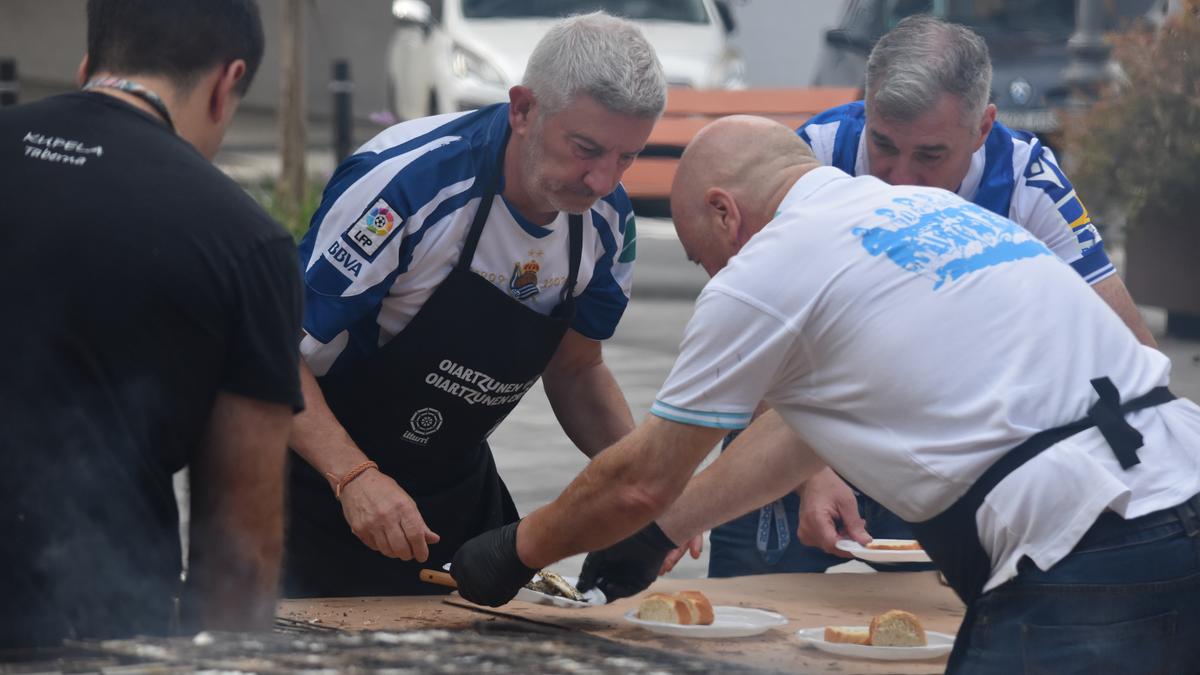 Hamaika jarduera Santioen aurretik, gorputzak berotzen hasteko
