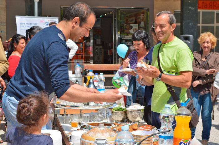 Hamaika kultura, herri bakarrean