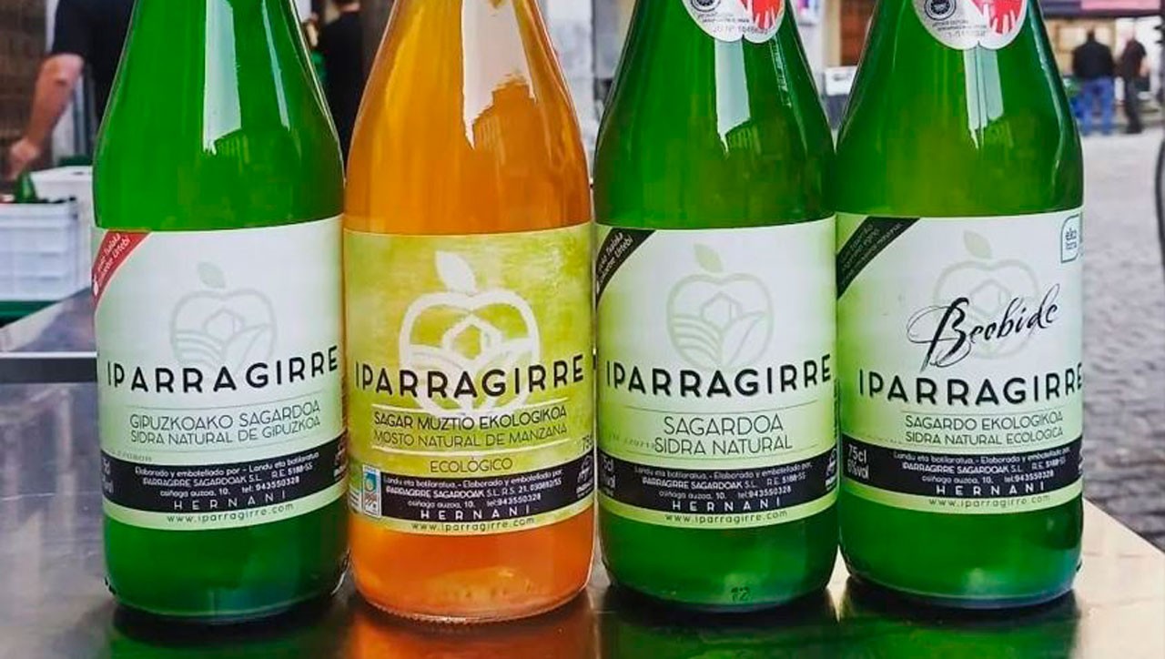 Iparragirrek ateak zabalik, denboralditik kanpo ere