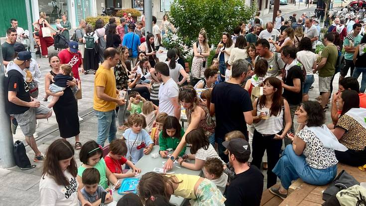 Astindu Euskara Elkartea festa giroan aurkeztu dute
