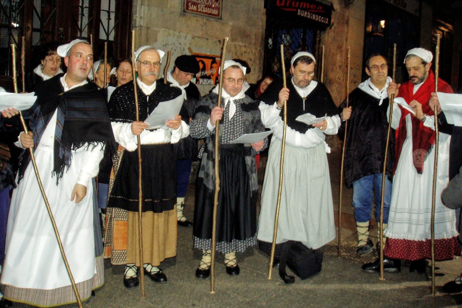 Halabeharrez berrituko dituzte ohitura zaharrak aurten, Santa Ageda bezperan