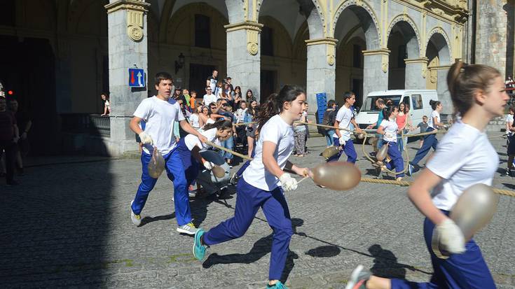 San Joanak hasita, denak dantzara!