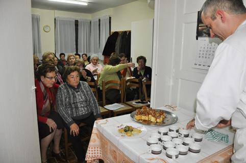 Gabonetarako plater ederrak prestatzen ikasi dute, aurten ere, Gure Etxolan