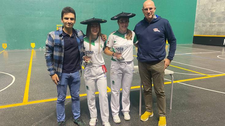 Eizmendi ahizpak, txapeldun