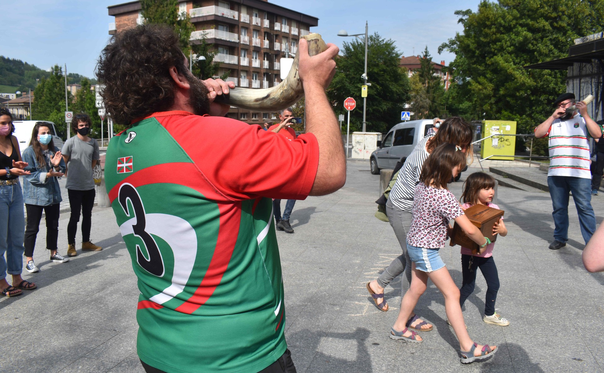 Harrera ezin beroagoa Hernanik, Kutxa Birari