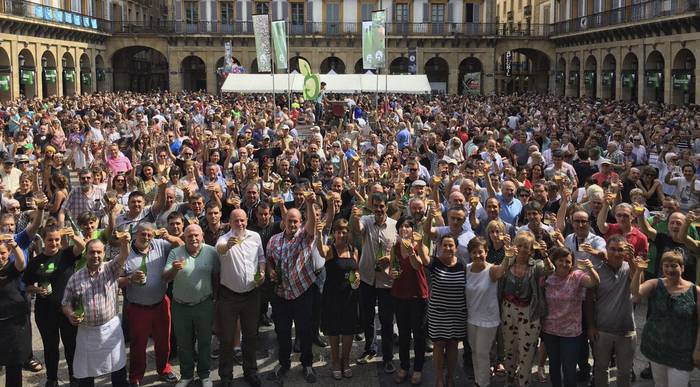 8.000 sagardo botila Donostian, 5.000 sagardozalerentzat
