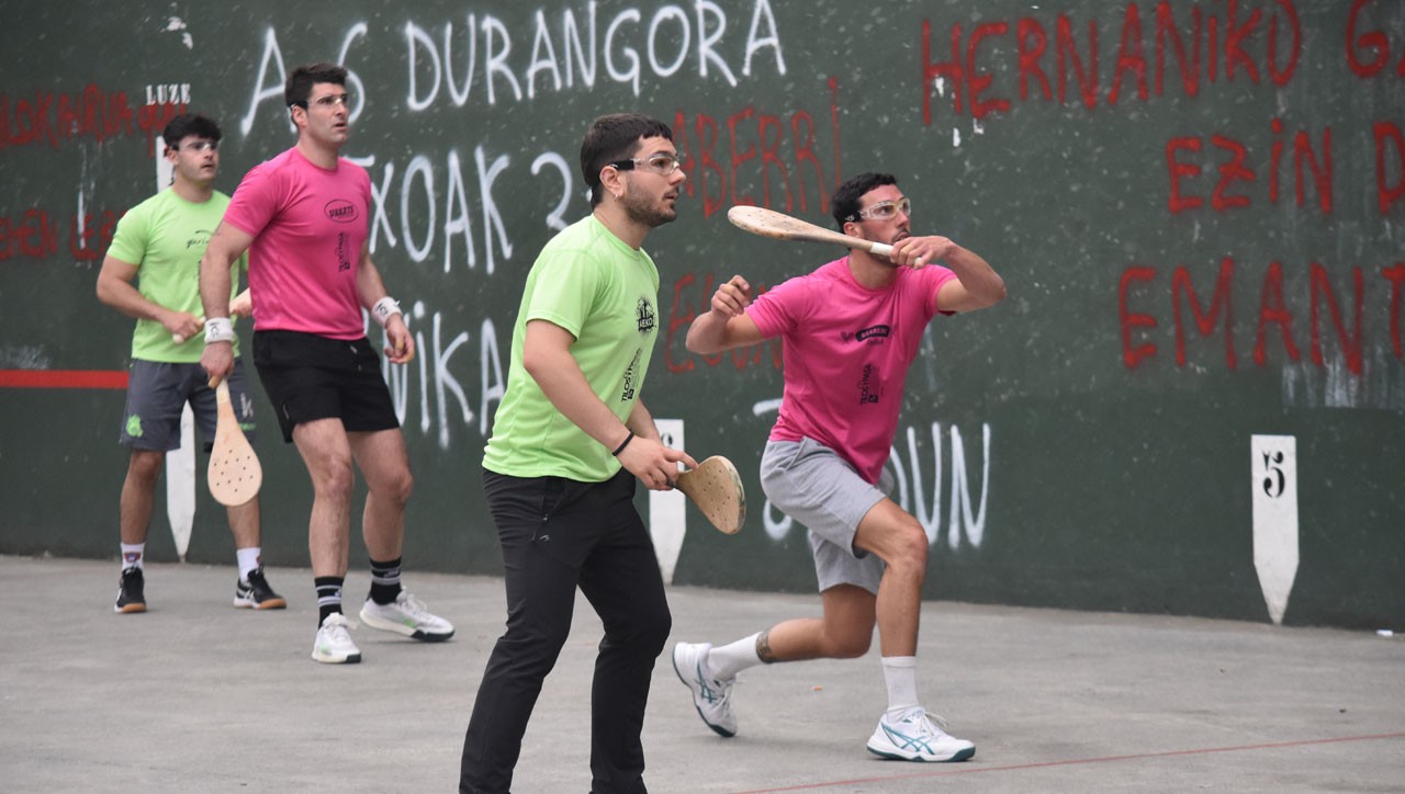 Gaur jokatuko dituzte Tilos 7 pasa txapelketako final haundiak, Tilosetako frontoian