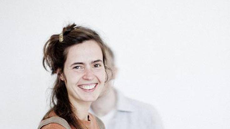 Maite Larburu - Musikaria: «Kantuetan aipatzen ditut, maiz bidaiatu beharraren gaziak eta gozoak»