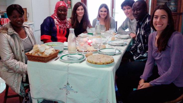 Elkar ezagutu zuten atzo,  66 familiek