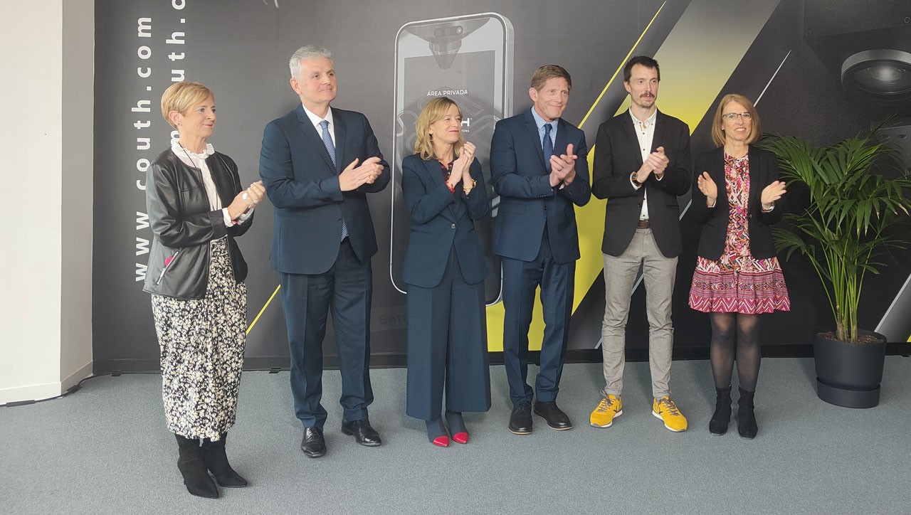 Lantegi berria inauguratu zuen Couth konpainiak, Galarretan