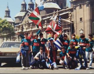 Sevillako finalerako autobusa, beteta