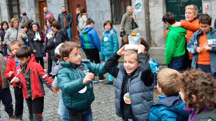 Euskara ari du Hernanin