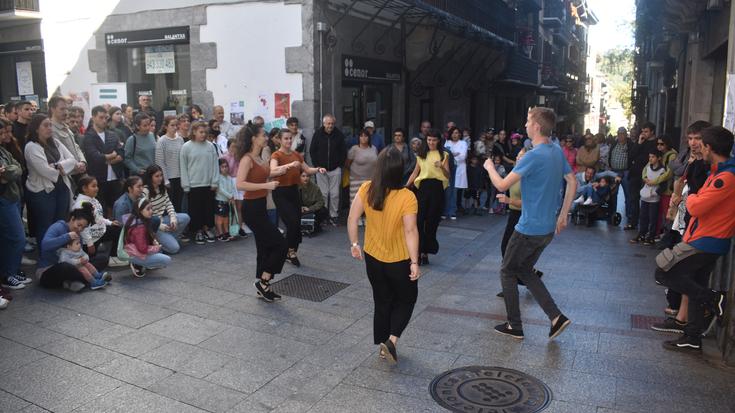 Burujabetzen Eguna gaur zortzi ospatuko da Gudarien Plazan