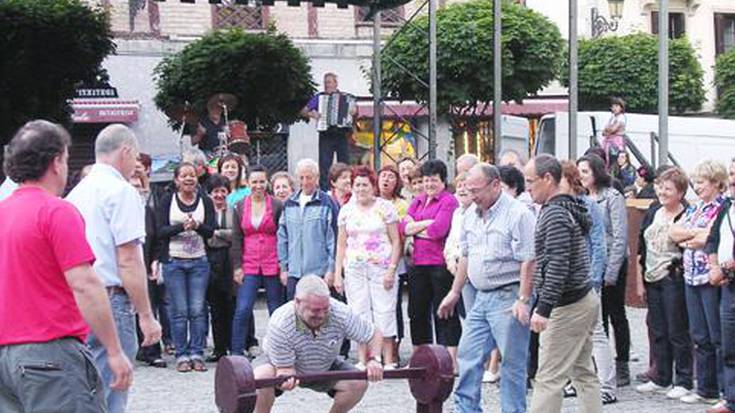 San Joan Konpartsako karrozak girotuko du Kaxkoa, igandean