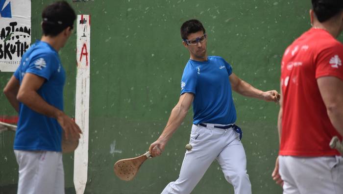 Gaurtik aurrera hiru partidu arratsaldero, Tilos 7 Pasa txapelketan