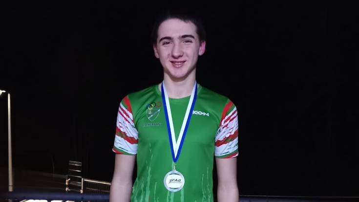 Ortzi Moralek zilarrezko domina, eta Irati Mugikak CDHko marka