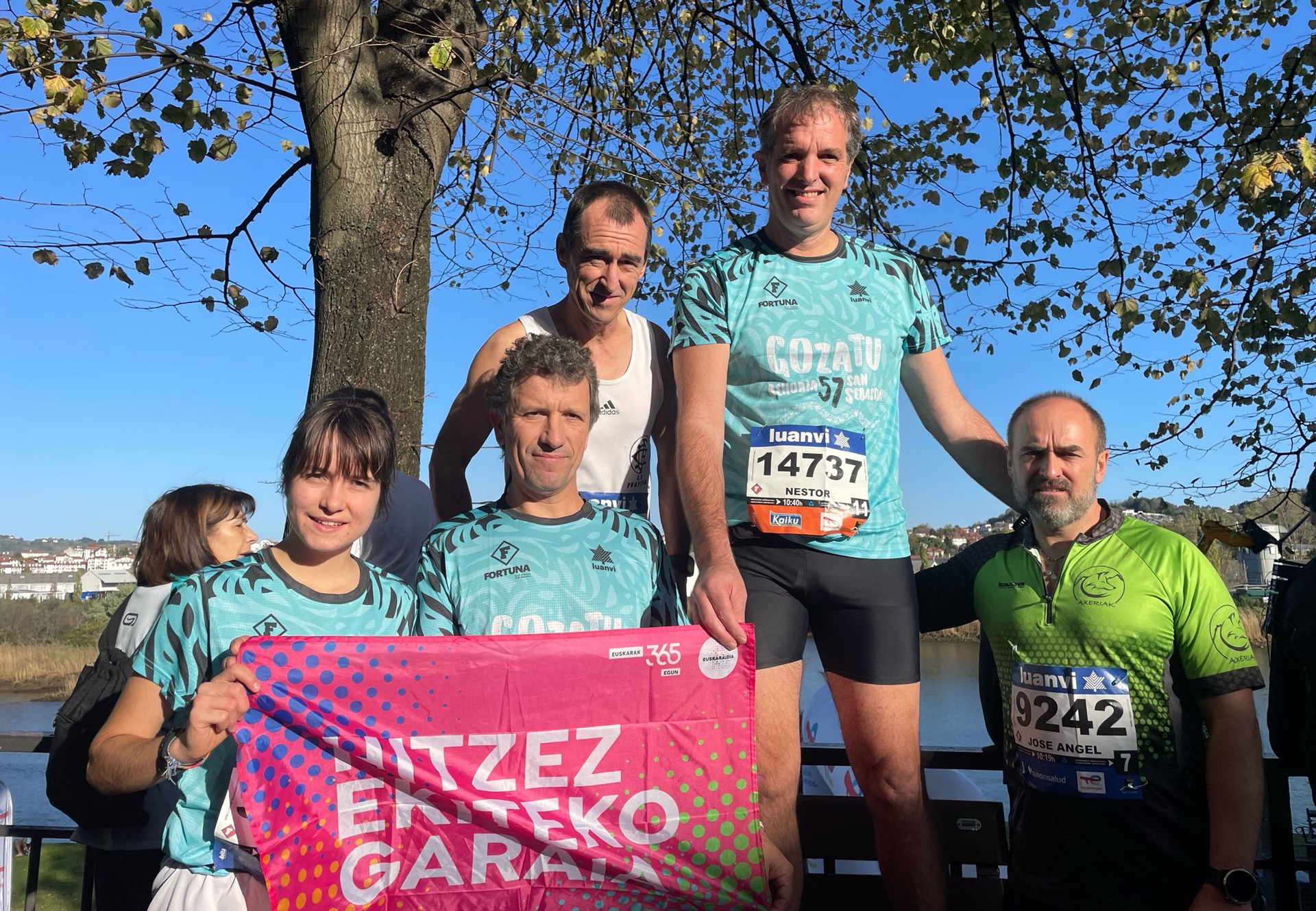 Bailarako 217 korrikalarik egin zioten aurre beroari, Behobia-Donostiako ibilbideaz gozatuz