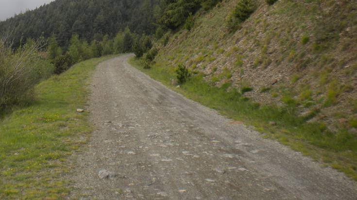 Moldatutako bi pistetan, ez ibiltzeko eskaera