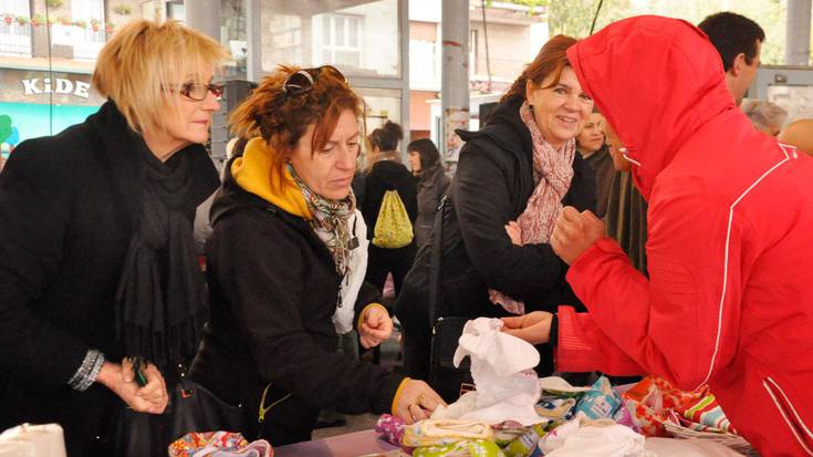 Plaza, artisauen bilgune igandean