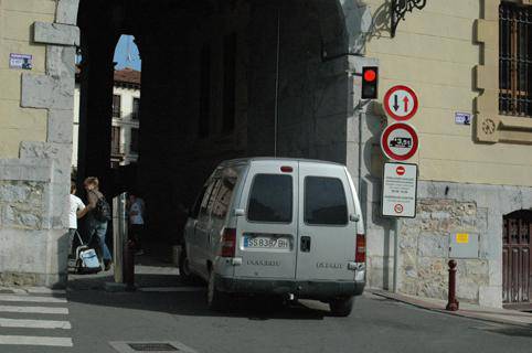 Kaxkora sartzeko piboteen erabileraren balorazioa egin dute Udaltzainek