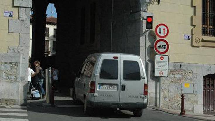 Kaxkora sartzeko piboteen erabileraren balorazioa egin dute Udaltzainek