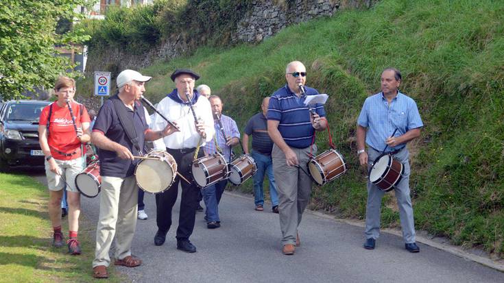 Han hemengo txistulariek bat, San Rokeren omenez