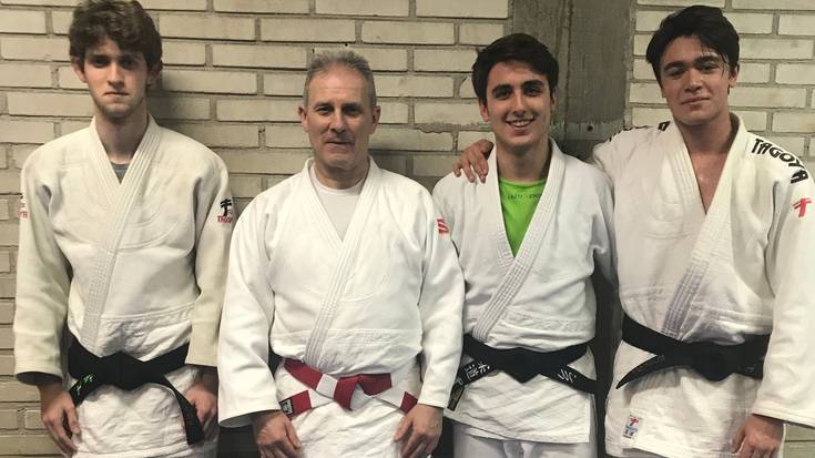 Gerriko beltza, herriko lau judokak