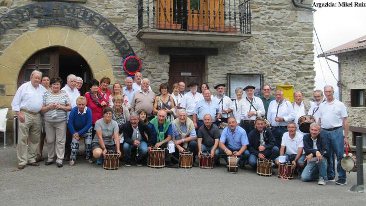 Festa eta lehia, auzotik ermitara
