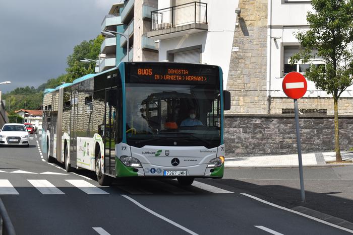 Autobus lineatan izandako atzerapenak  etzitik konpontzea espero du Lurraldebusek