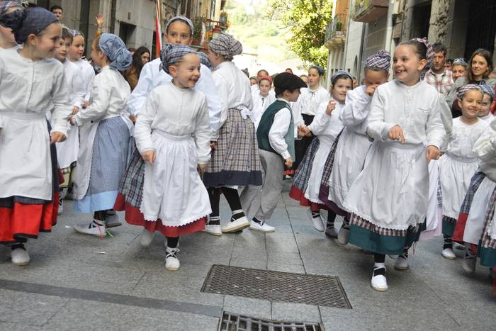 Irribarreak nagusi, Dantzari Festan