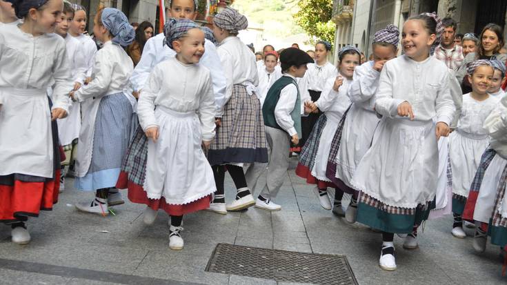 Irribarreak nagusi, Dantzari Festan