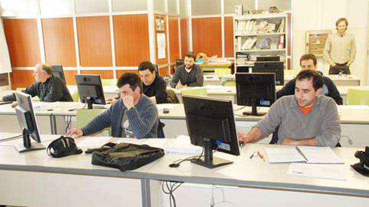 Erdi Mailako Elektrizista Zikloa eta Goi Mailako Zikloetarako Sarbide Froga prestatzeko aukera Hernani Institutuan 